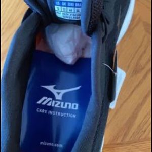 Men’s running shoes